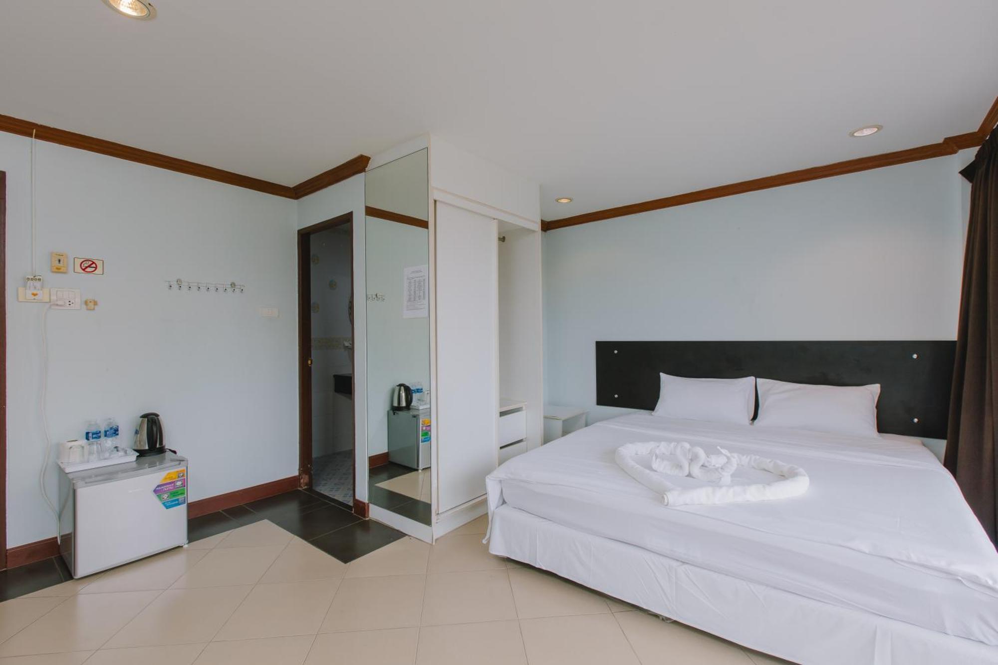 Sunstar Palace Patong Exterior foto