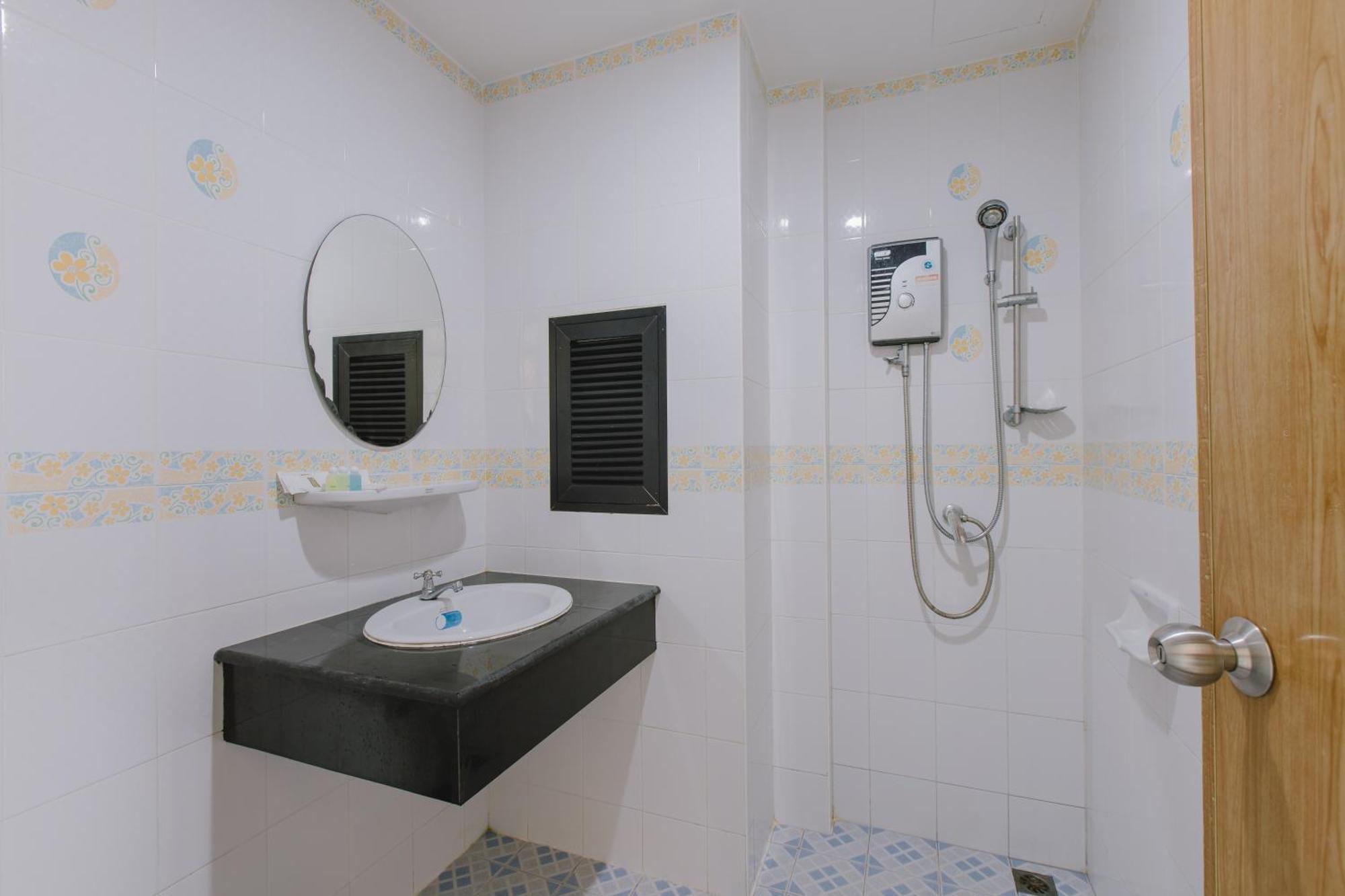 Sunstar Palace Patong Habitación foto